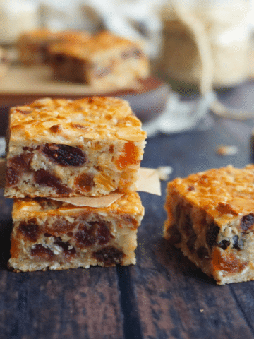 Breakfast Oat Bars (Egg-Free)